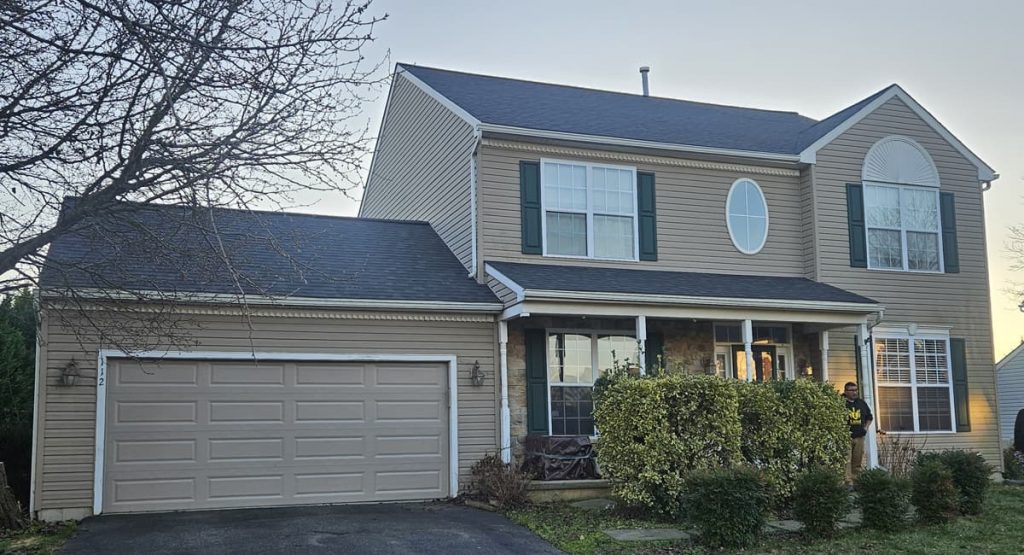 New Onyx black colored roof in Middletown, DE