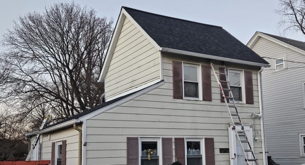New Onyx Black roof in Middletown, DE