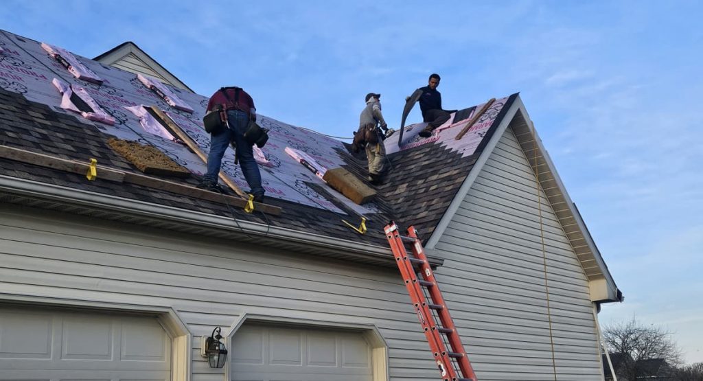installing new Summer Harvest roof in New Castle, DE