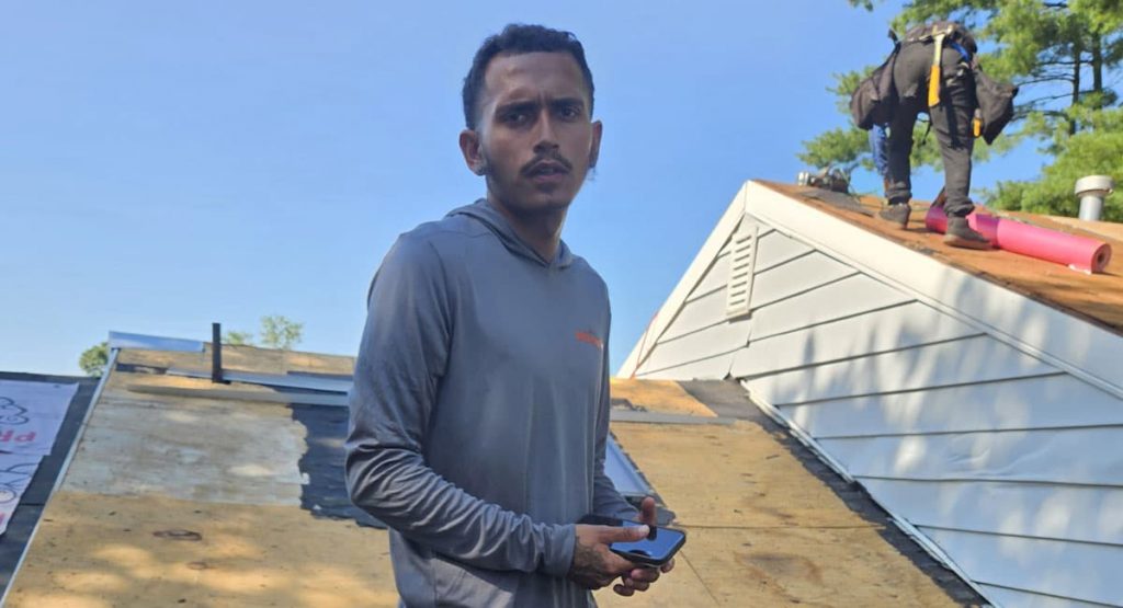 Installing new Onyx Black roof in Wenonah, NJ