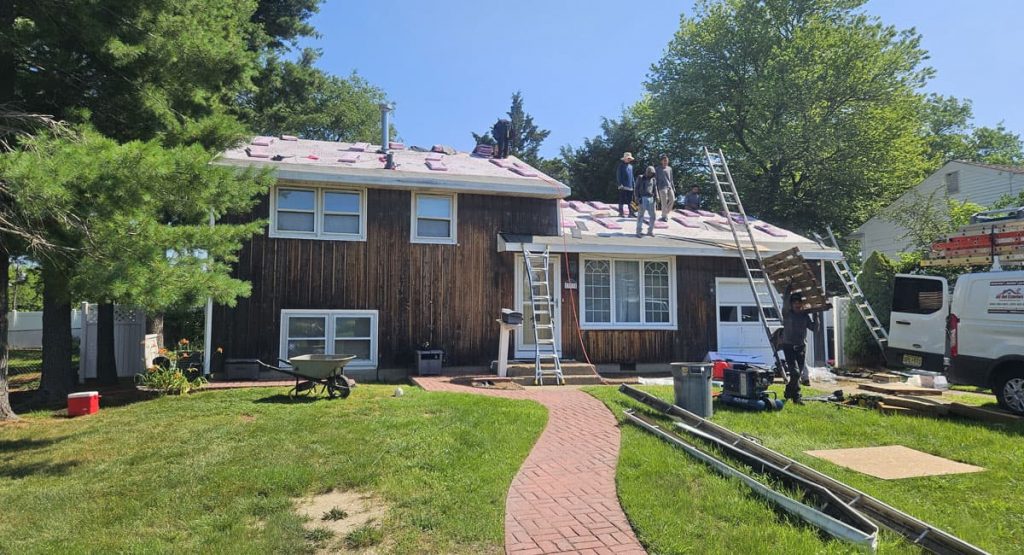 Installing new Onyx Black roof in Wenonah, NJ