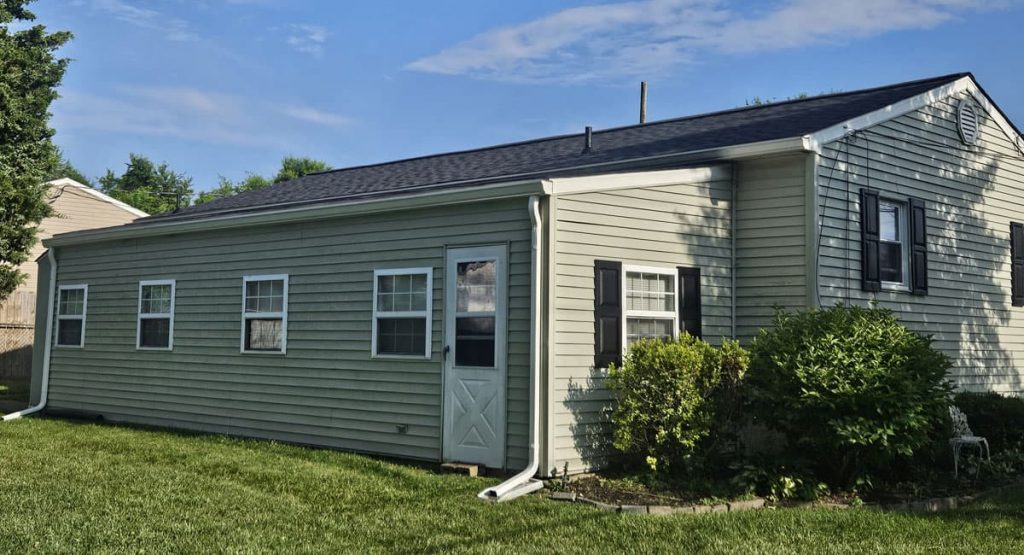 New Onyx Black roof in Middletown, DE