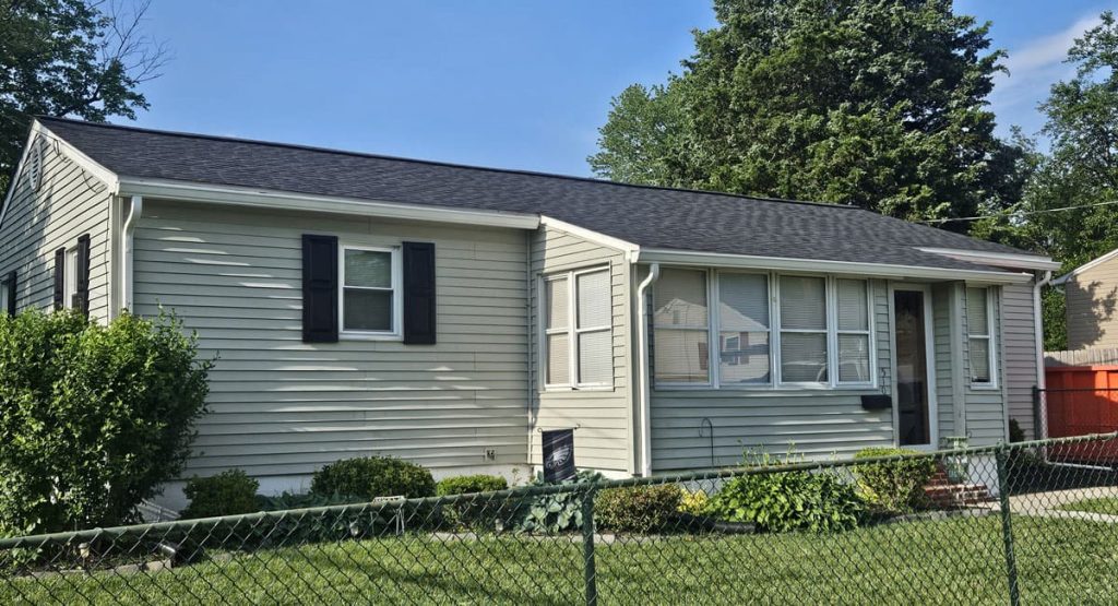 New Onyx Black roof in Middletown, DE