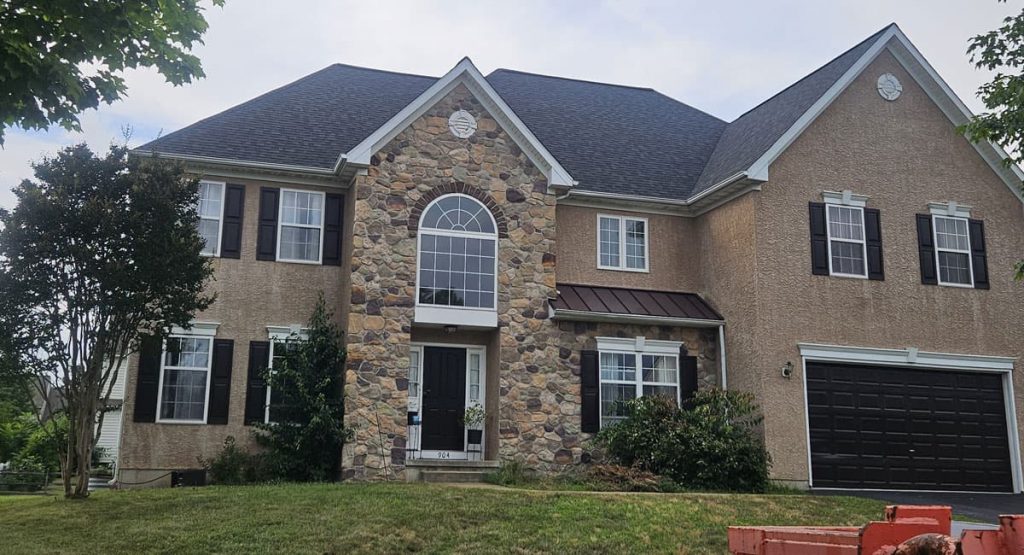 New Onyx Black roof in Middletown, DE