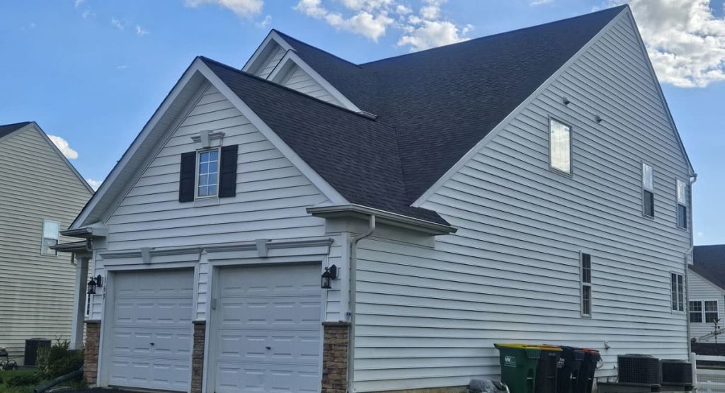 New Onyx Black colored roof in Middletown, DE