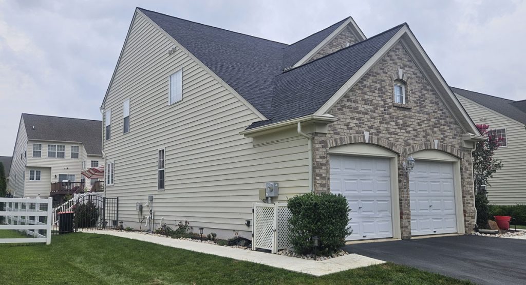 New Onyx Black roof in Middletown, DE