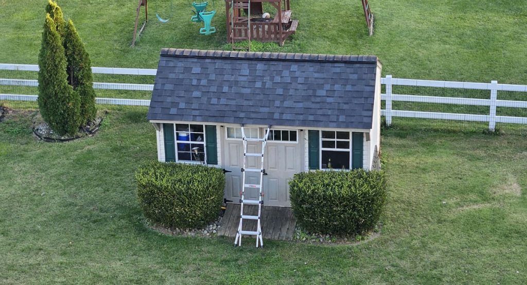 New Onyx Black colored roof in Middletown, DE
