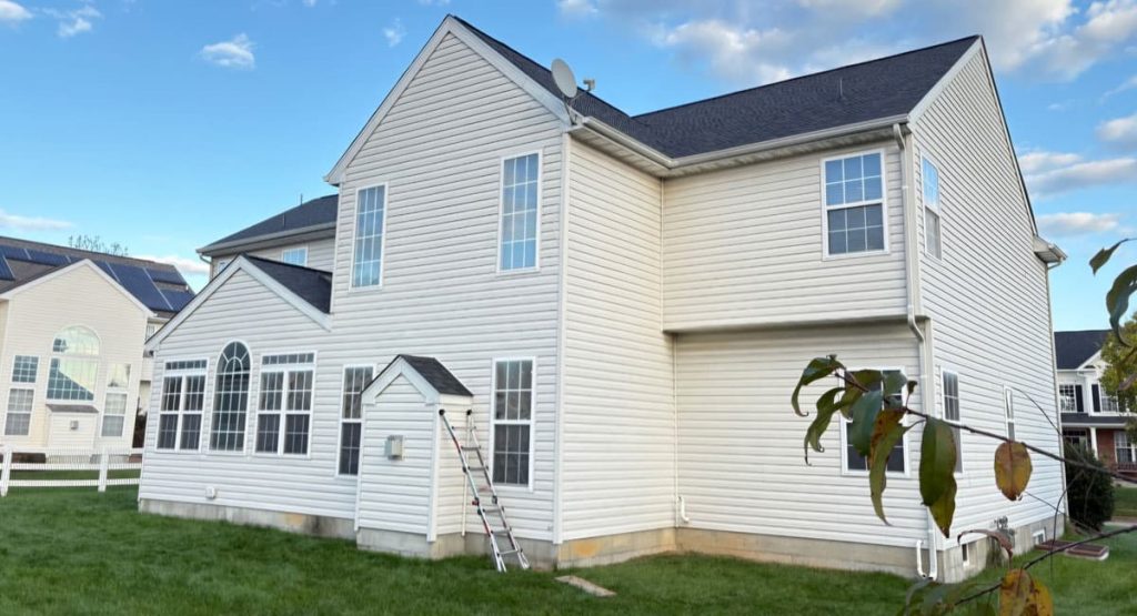 New Onyx Black colored roof in Middletown, DE