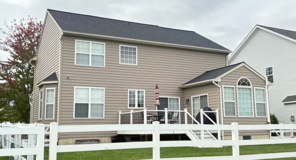 New Onyx Black colored roof in Middletown, DE