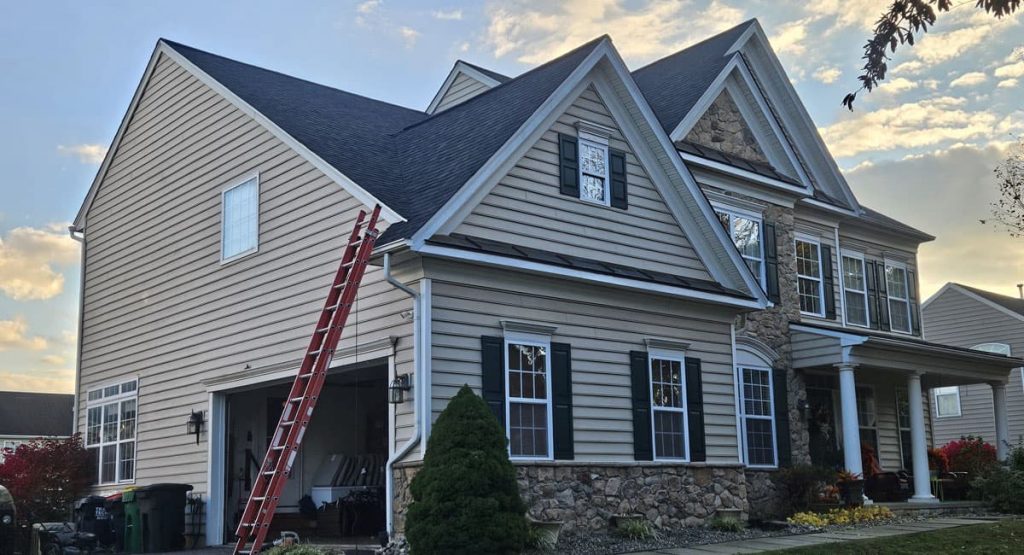 New Onyx Black colored roof in Middletown, DE