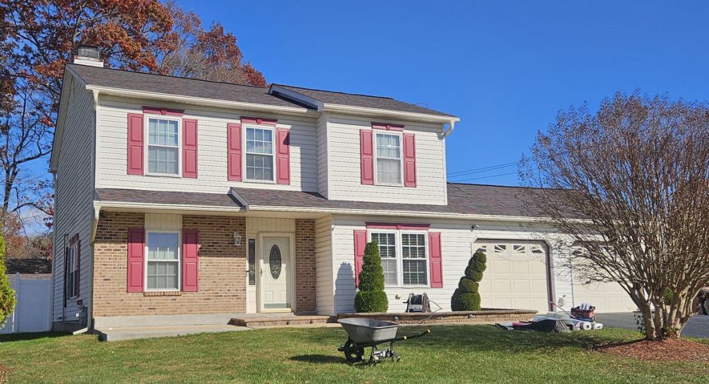 New Merlot colored roof in New Castle, DE