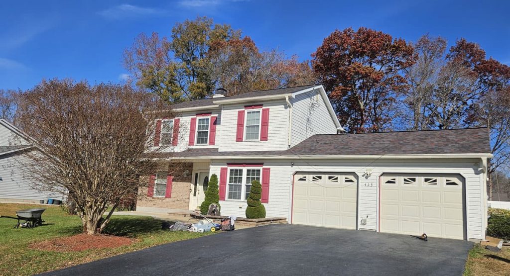 New Merlot colored roof in New Castle, DE