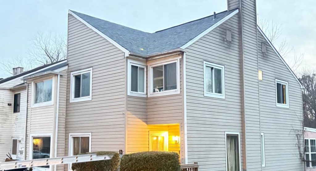 New Midnight Plum colored roof in New Castle, DE