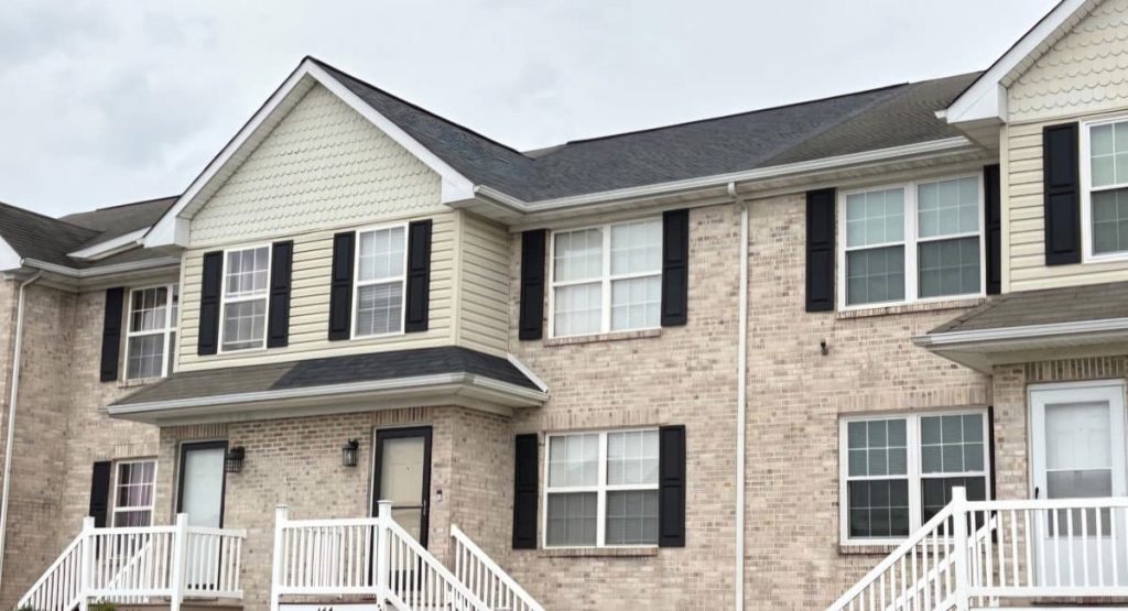 New Onyx Black colored roof in Middletown, DE
