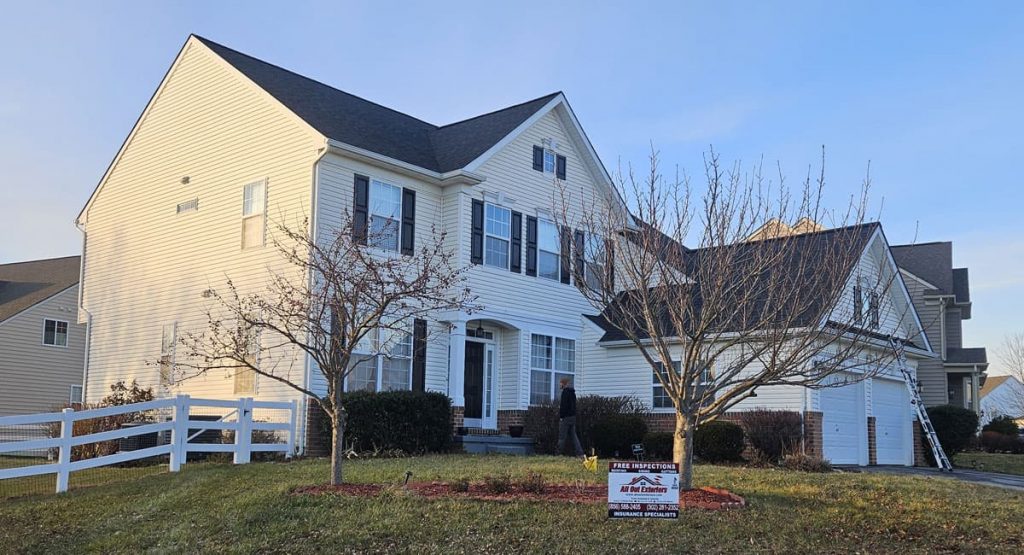 New Onyx Black colored roof in Middletown, DE