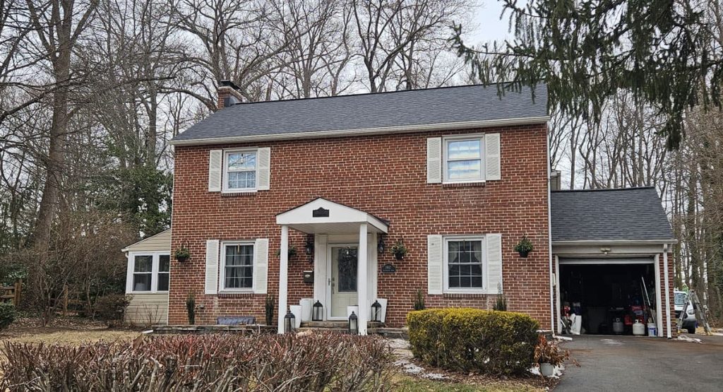 New Onyx Black colored roof in Wilmington, DE