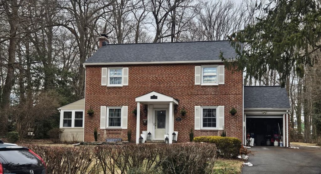 New Onyx Black colored roof in Wilmington, DE