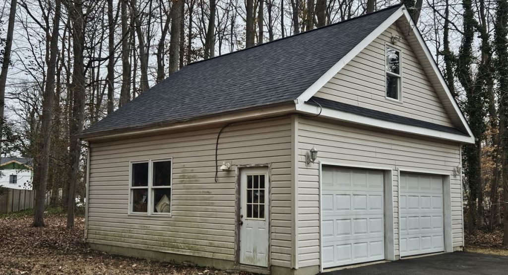 New Onyx Black colored roof in Wilmington, DE