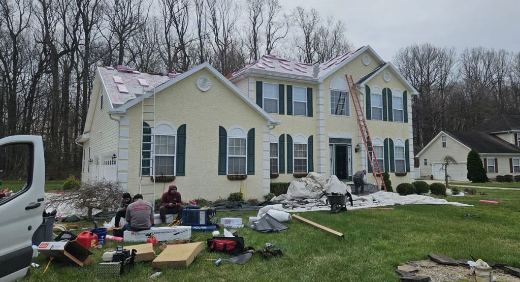 Installing new roof in Magnolia, DE