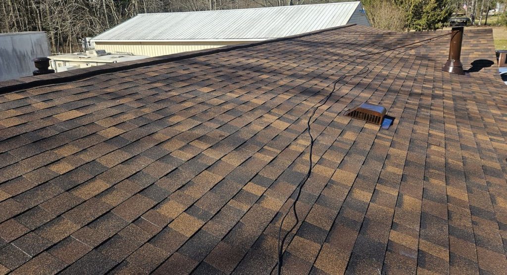 New Brownwood colored roof in Felton, DE