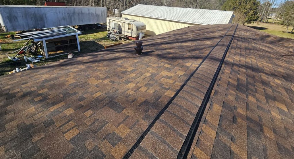 New Brownwood colored roof in Felton, DE