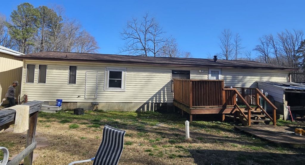 New Brownwood colored roof in Felton, DE