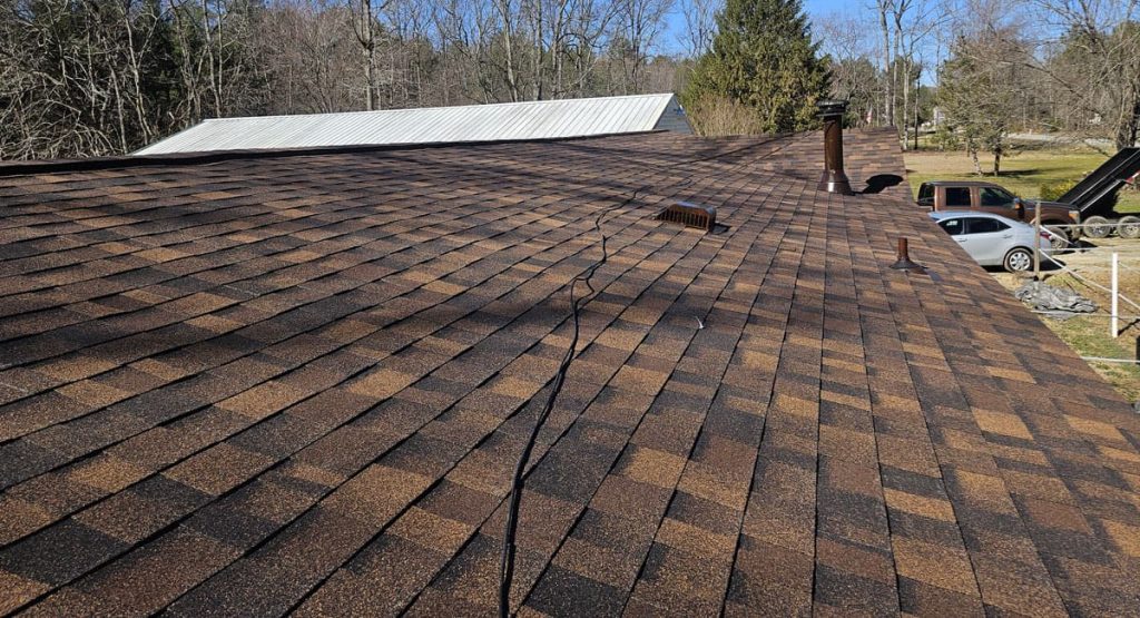 New Brownwood colored roof in Felton, DE