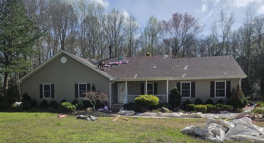 Installing new roof in Greenwood, DE