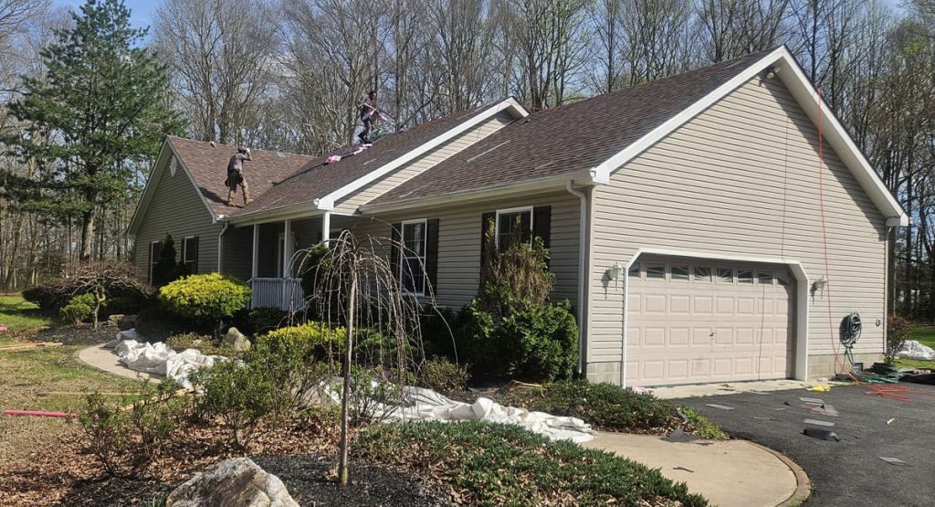 Installing new roof in Greenwood, DE