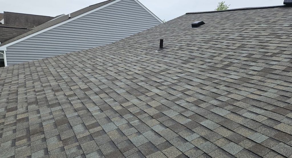 New Driftwood colored roof in Middletown, DE