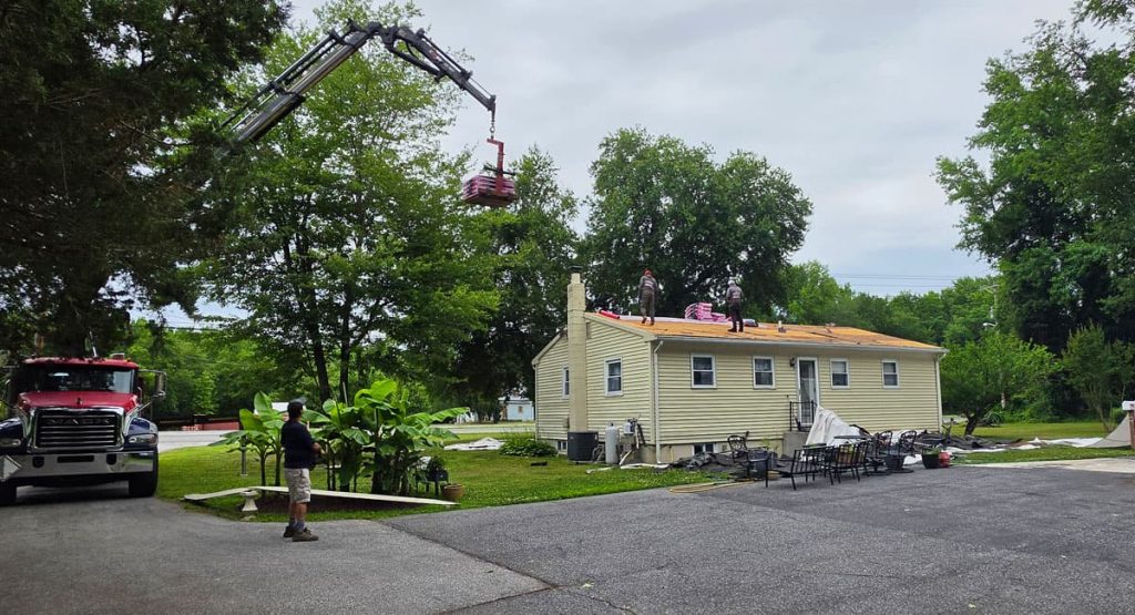 Installing new roof in Townsend, DE