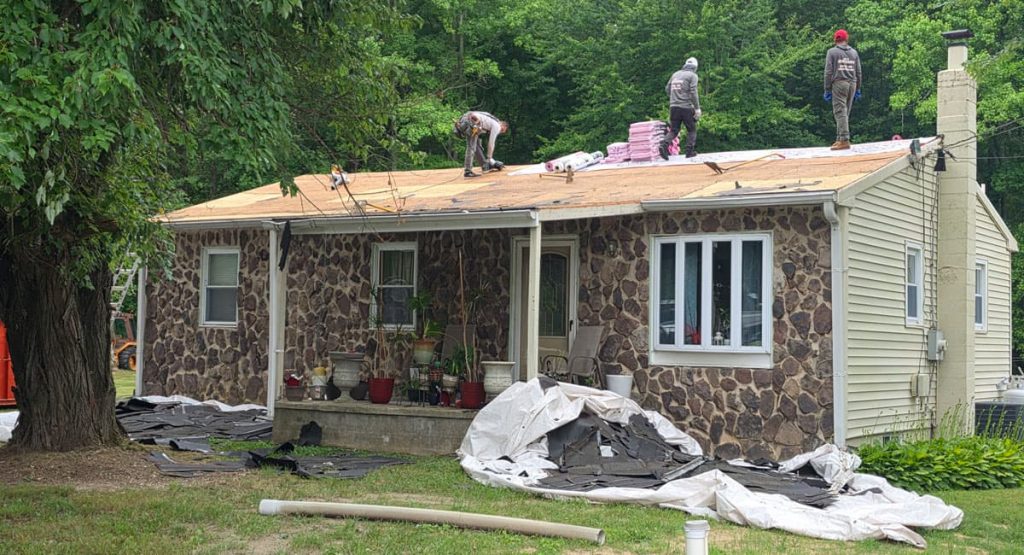 Installing new roof in Townsend, DE