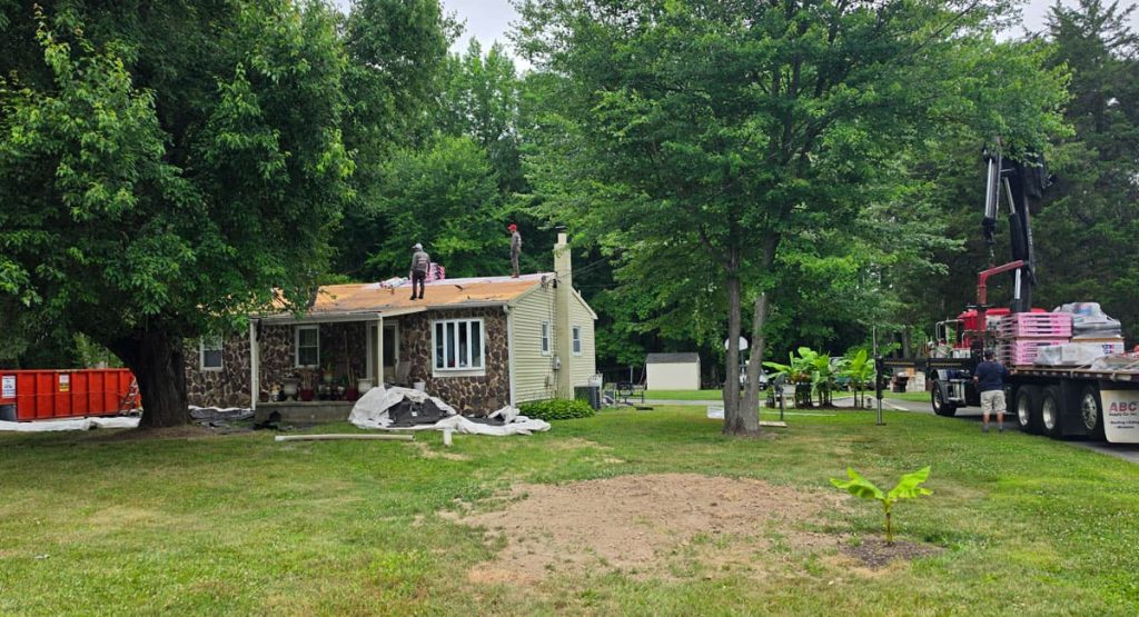 Installing new roof in Townsend, DE