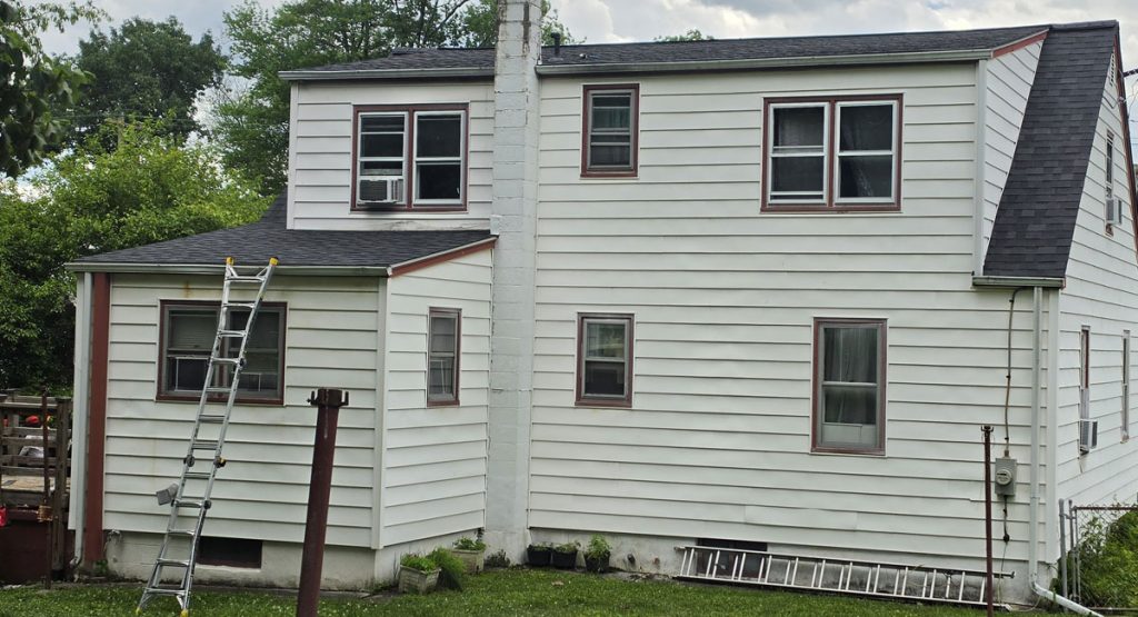 New Onyx Black colored roof in Chichester, PA