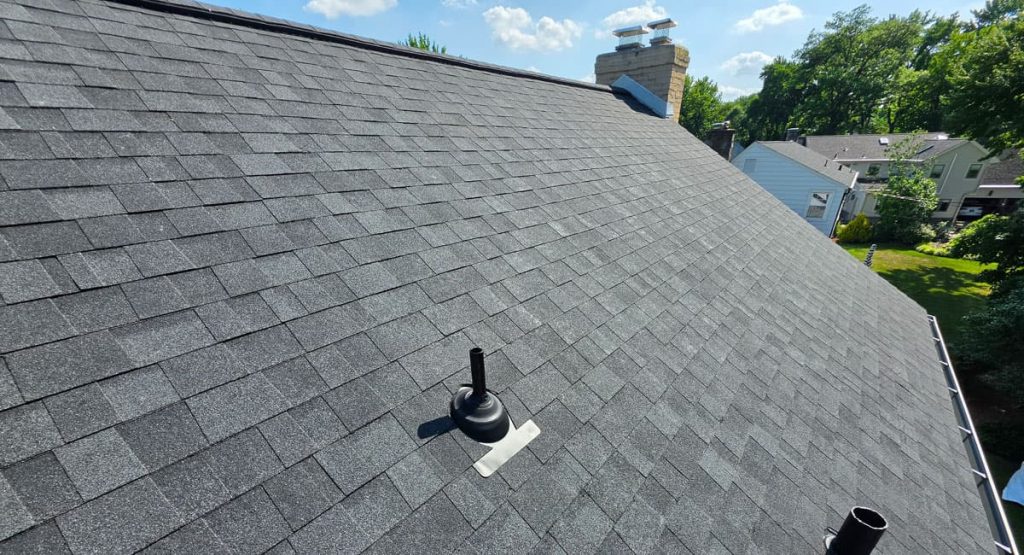 New Onyx Black colored roof in Wilmington, DE