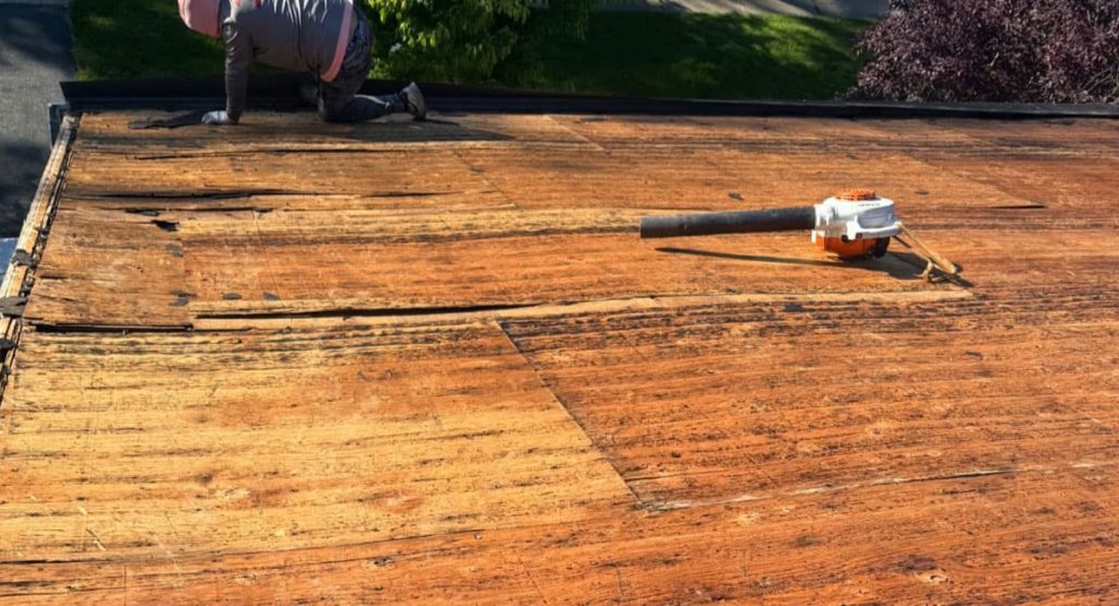 Repairing the old roof in Wilmington, DE