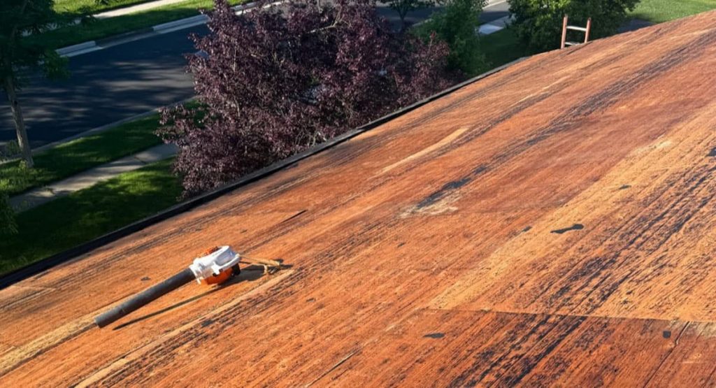 Repairing the old roof in Wilmington, DE