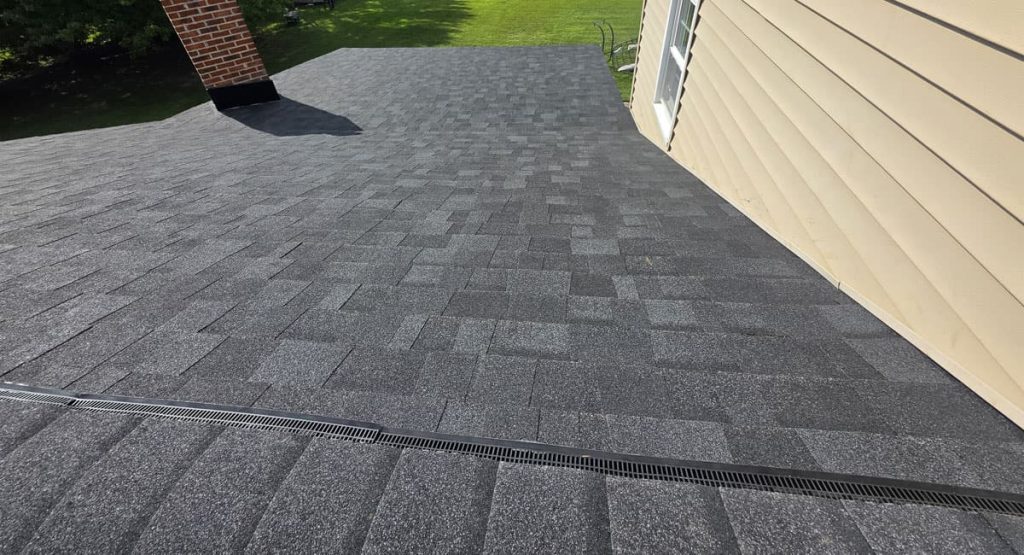 New Onyx Black colored roof in Townsend, DE