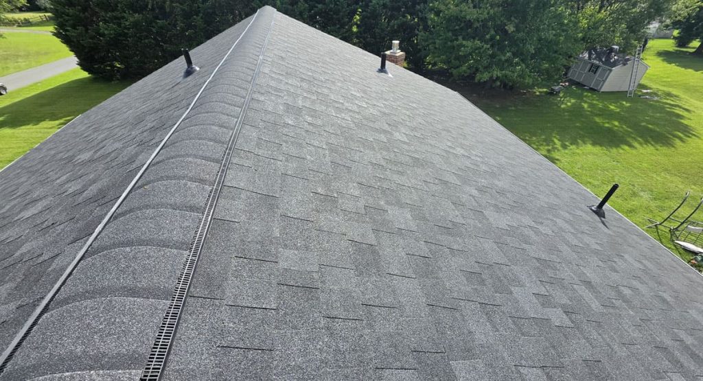 New Onyx Black colored roof in Townsend, DE