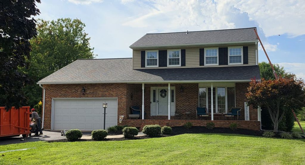 New Onyx Black colored roof in Townsend, DE