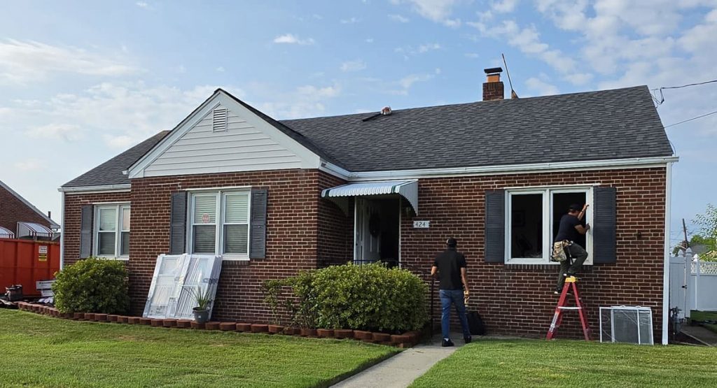 New Onyx Black colored roof in Elsmere, DE