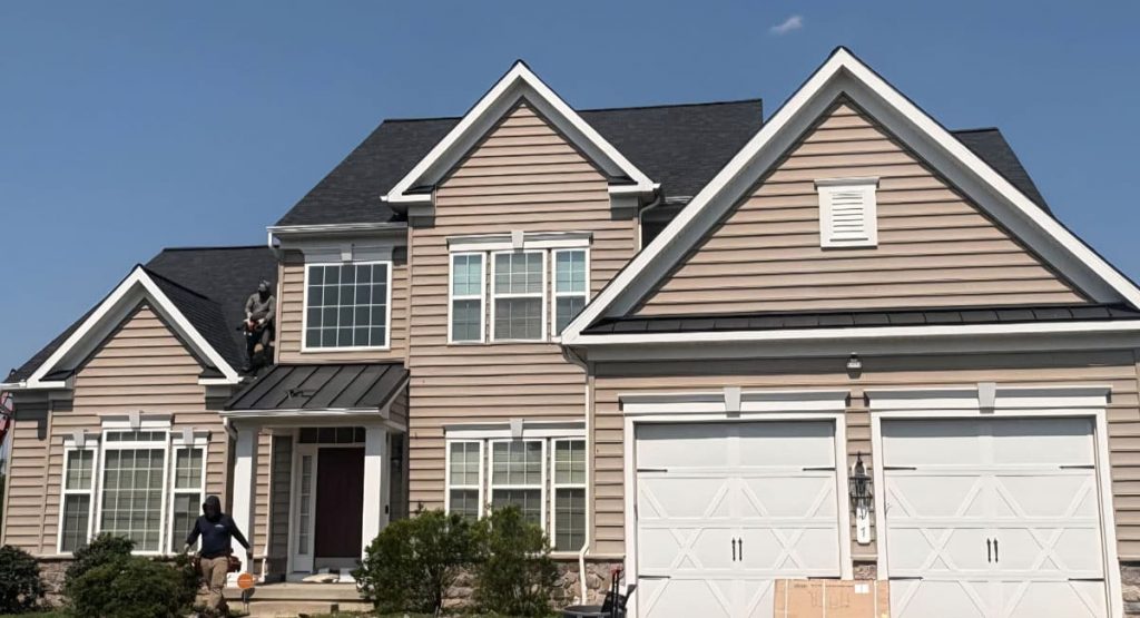 New Onyx Black colored roof in Middletown, DE