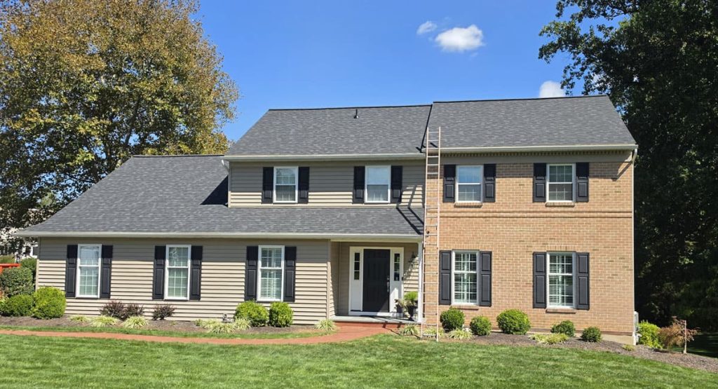 New Onyx Black colored roof in Malvern, PA